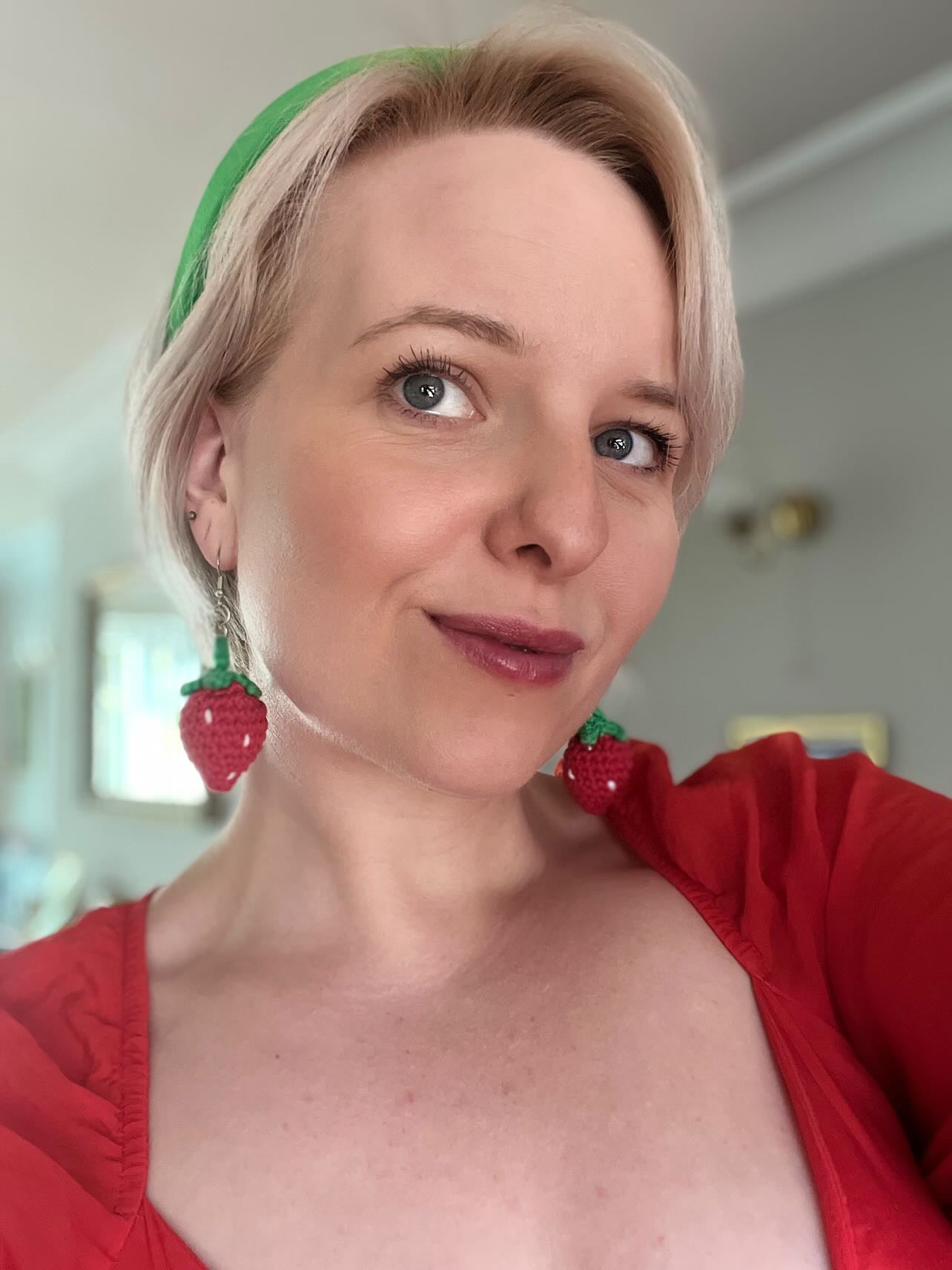 Strawberry earrings 🍓
